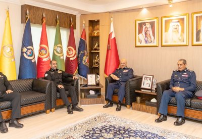 رئيس الأمن العام يستقبل مساعد قائد القوات البحرية المشتركة لشؤون الإقليم