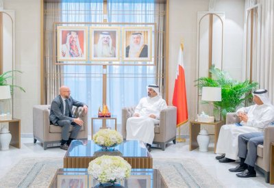 وزير المالية والاقتصاد الوطني يستقبل نائب رئيس البنك الآسيوي للاستثمار في البنية التحتية