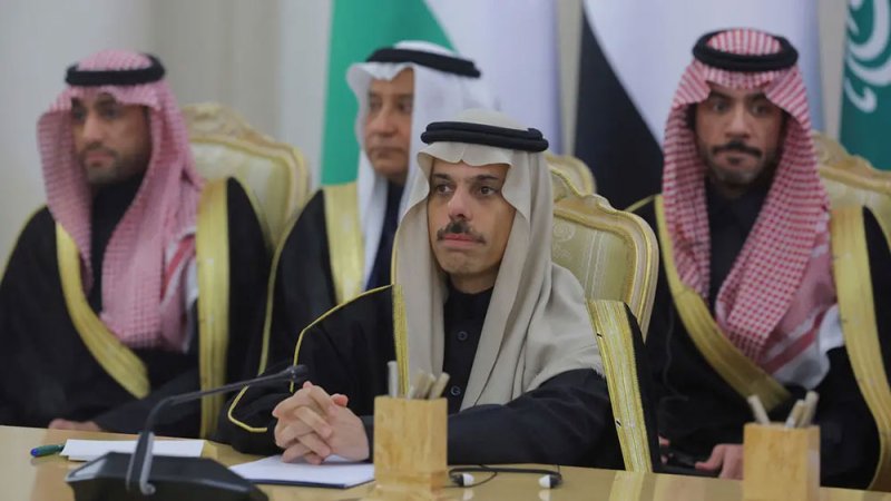 فيصل بن فرحان: يجب إطلاق عملية سلام جادة ووقف النار بغزة
