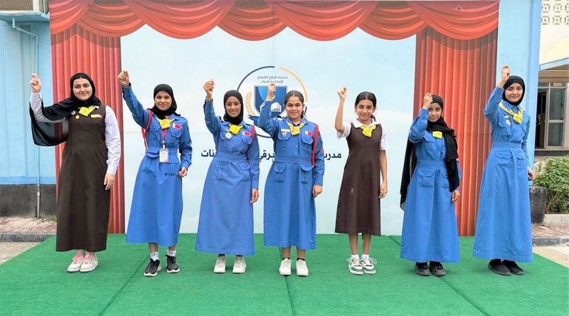 السلام الوطني بلغة الإشارة في إعدادية الرفاع الشرقي للبنات
