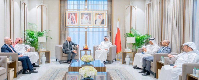 وزير المالية والاقتصاد الوطني يستقبل نائب رئيس البنك الآسيوي للاستثمار في البنية التحتية