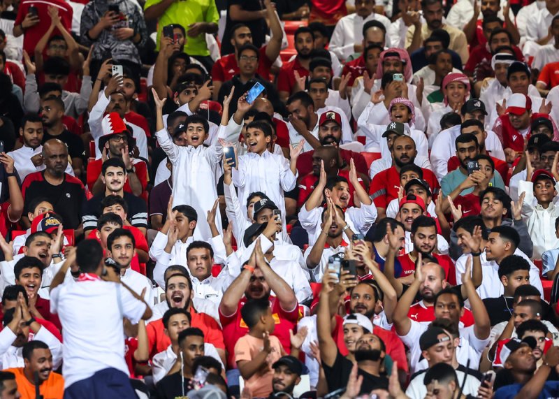 رئيس اتحاد الكرة: جماهيرنا نقطة مضيئة وإيجابية في مسيرة ومشوار منتخبنا بالتصفيات