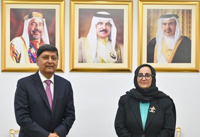 وزيرة الصحة تستقبل الرئيس التنفيذي لمستشفى الإرسالية الأمريكية بالبحرين
