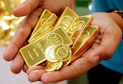 الذهب يتجه لتحقيق مكاسب للأسبوع الثاني مع انخفاض الدولار