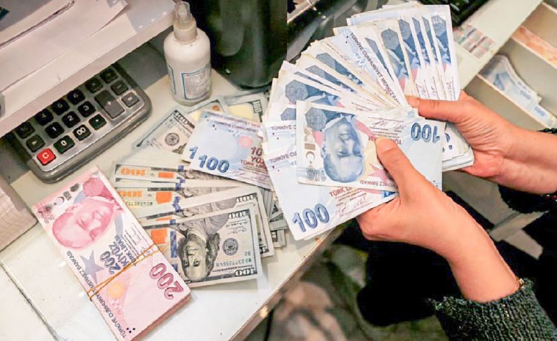 تركيا تفوق التوقعات وترفع الفائدة 500 نقطة أساس إلى 40 %