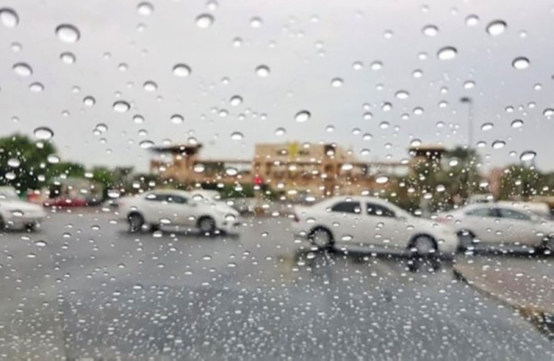 أمطار خير تتساقط على أغلب مناطق المملكة.. وتحذير من هبات شديدة السرعة
