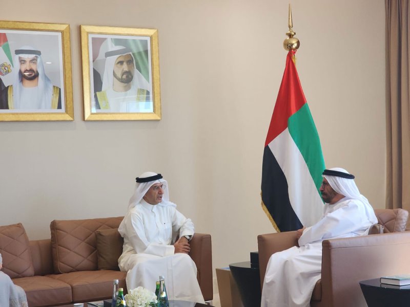 وزير الدولة بوزارة خارجية الإمارات يستقبل المدير العام للشؤون القانونية وحقوق الإنسان