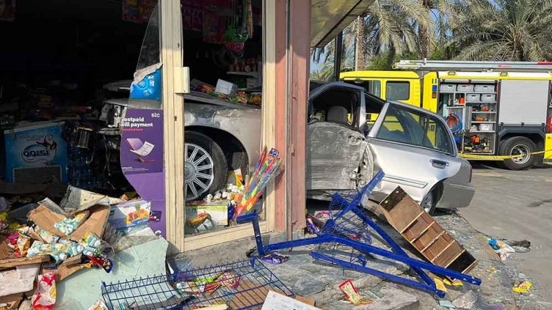 وفاة آسيوي إثر اصطدام مركبة بأحد المحلات التجارية التي كان بداخلها في كرزكان