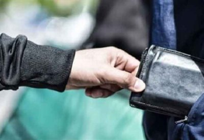 السجن 3 سنوات لنزيل سرق بطاقة بنكية لآخر