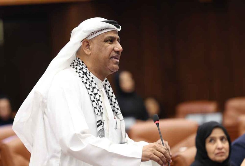 قراطة يدعو لتوحيد العملة الخليجية والجوازات
