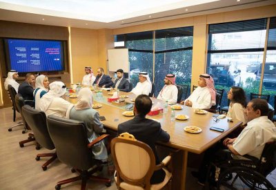 الإدارة التنفيذية بصندوق العمل "تمكين" تزور مجموعة ناس