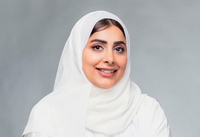 الشاعرة العمانية عائشة السيفي تفصح عن "أحلام البنت العاشرة"