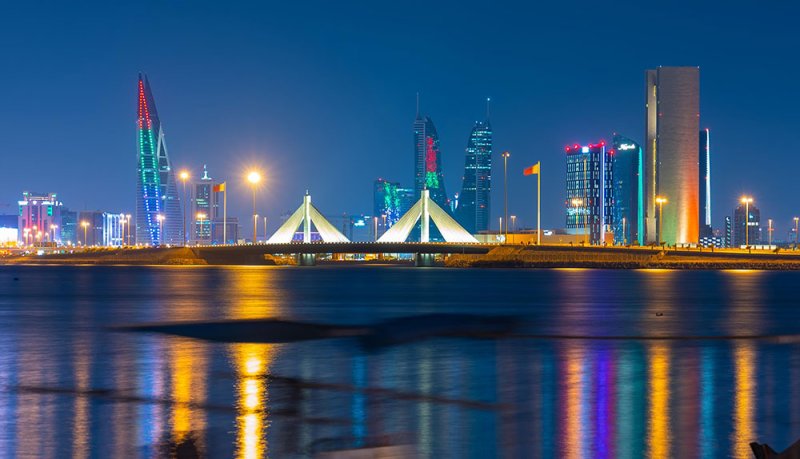 مملكة ⁧‫البحرين‬⁩ تتشح بالوان العلم الإماراتي احتفالاً بعيد الاتحاد 52 لدولة الإمارات العربية ⁧‫المتحدة‬⁩ الشقيقة