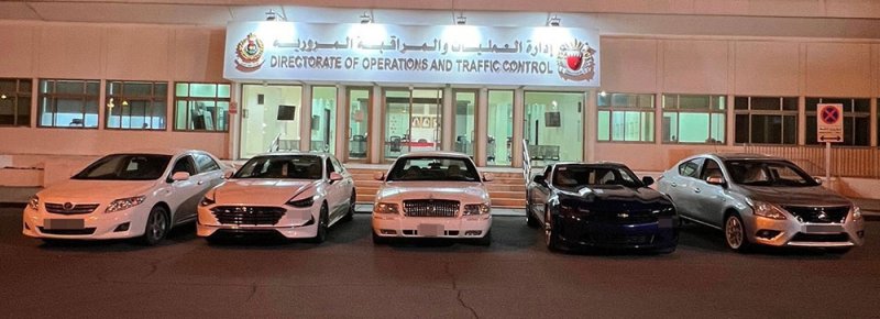 بالصورة: ضبط وحجز عدد من الأشخاص لاستعراضهم بمركباتهم في مدينة حمد