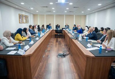 الرئيس التنفيذي للمستشفيات الحكومية تستقبل وفداً من المجلس الاسترالي لمعايير الرعاية الصحية