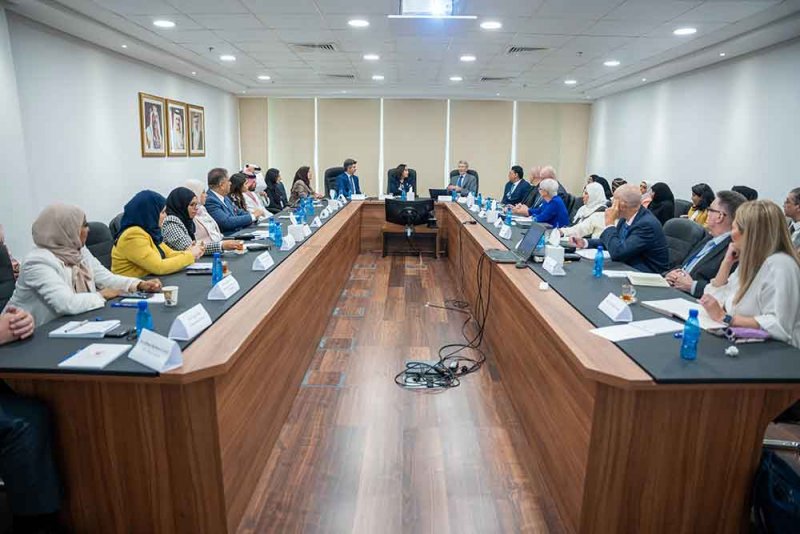 الرئيس التنفيذي للمستشفيات الحكومية تستقبل وفداً من المجلس الاسترالي لمعايير الرعاية الصحية
