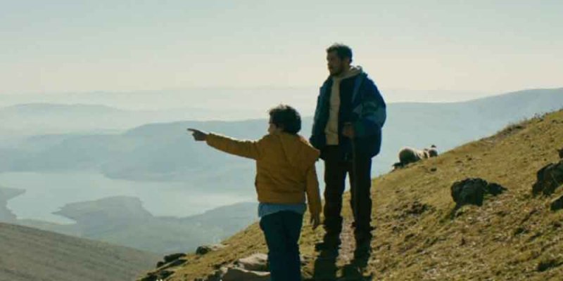 "وراء الجبل".. وحلم الطيران بالبحر الاحمر السينمائي