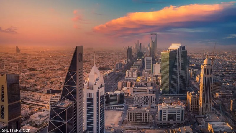 الأنشطة غير النفطية بالسعودية تنمو في نوفمبر لكن بوتيرة أبطأ