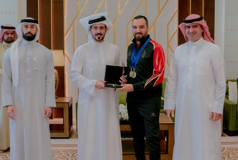 البصري: سعداء بتقدير سمو الشيخ خالد بن حمد للعمل الإداري
