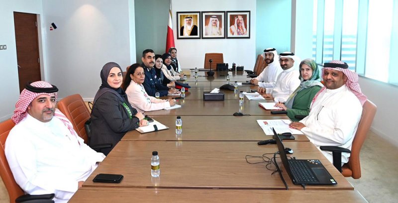 وزير الصناعة والتجارة يلتقي المشرف العام على المكتب التنفيذي للخطة الوطنية "بحريننا"