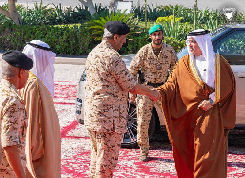 سمو ولي العهد نائب القائد الأعلى للقوات المسلحة رئيس مجلس الوزراء يزور القيادة العامة لقوة دفاع البحرين
