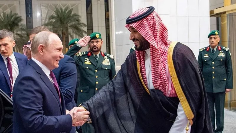 روسيا والسعودية تدعوان أعضاء أوبك+ للانضمام إلى خفض الإنتاج