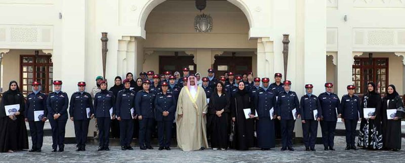 وكيل وزارة الداخلية يكرم عددا من منتسبات الوزارة