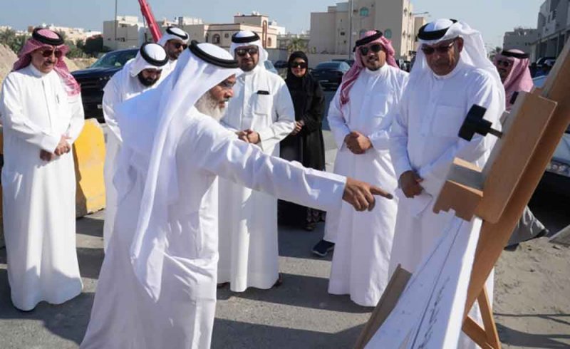 إنشاء شبكة للصرف الصحي وتطوير عدد من الطرق في عراد