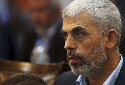 محقق إسرائيلي استجوب السنوار 180 ساعة يبوح بأسرار غريبة