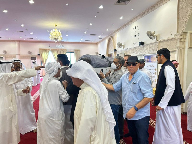 بالصور: جموع غفيرة تشيع الفنان علي الشيراوي