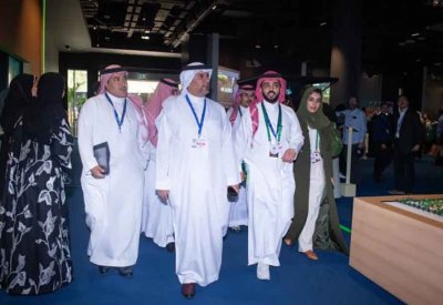وزير النفط والبيئة يزور معرض المملكة العربية السعودية في مؤتمر الأطراف (COP28)
