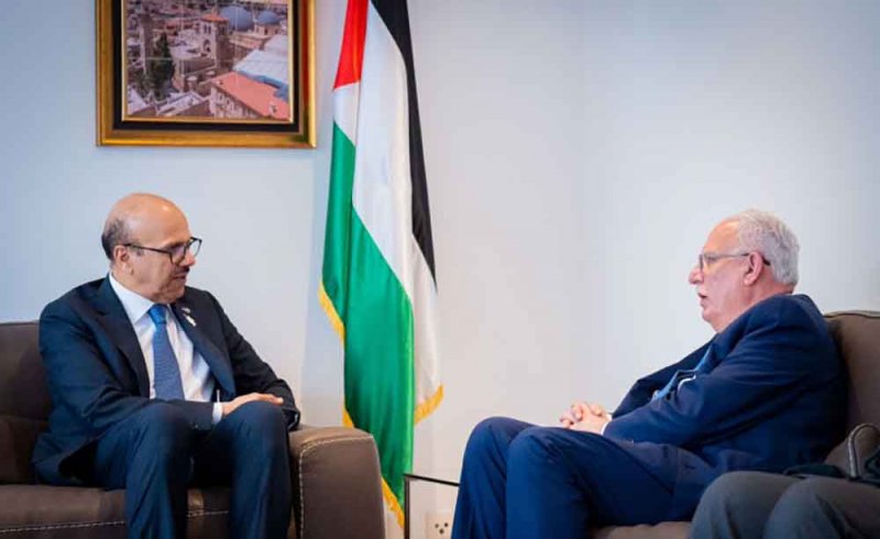 وزير الخارجية يجتمع مع وزير الخارجية والمغتربين في دولة فلسطين