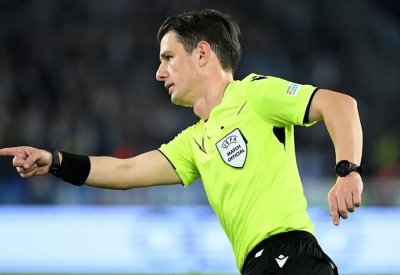 بالفيديو: رئيس نادٍ ينهال ضربًا على حكم كرة قدم