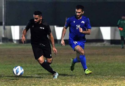 تعادل مثير يسيطر على قمة؛ أسري" و"ألبا" في دوري الشركات الكروي