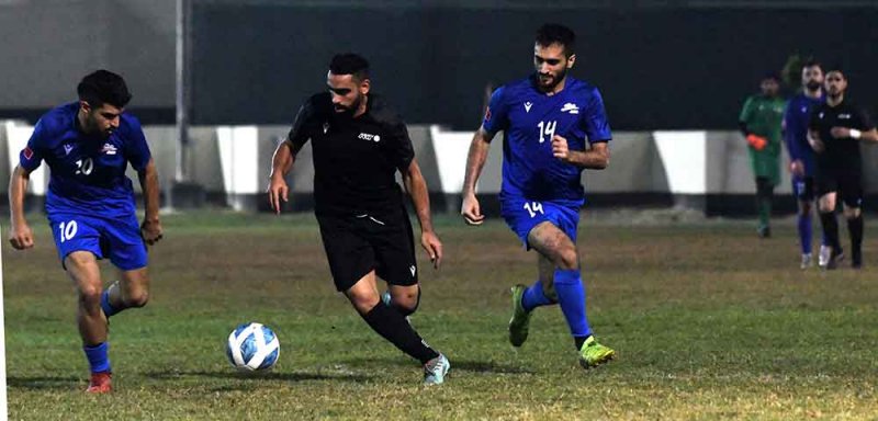 تعادل مثير يسيطر على قمة؛ أسري" و"ألبا" في دوري الشركات الكروي