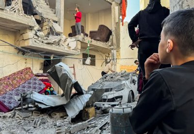 إسرائيل تواصل قصف خان يونس.. ومقتل قائد كتيبة في غزة