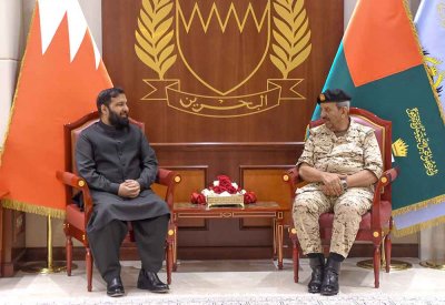 القائد العام لقوة دفاع البحرين يستقبل سكرتير وزارة الإنتاج الدفاعي بجمهورية باكستان الإسلامية الشقيقة