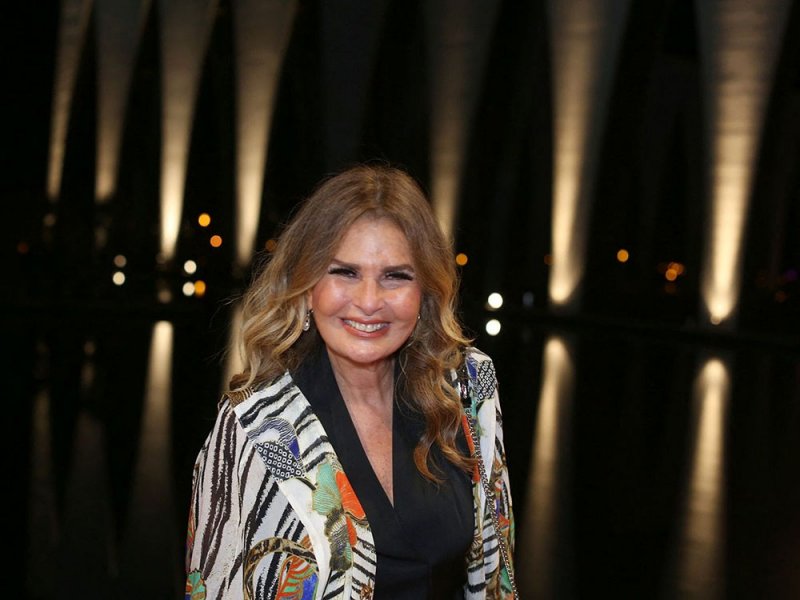 يسرا تعود للمسرح مجددا