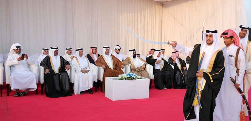 المحافظة الجنوبية تحتفل مع أهالي مدينة خليفة بالأعياد الوطنية