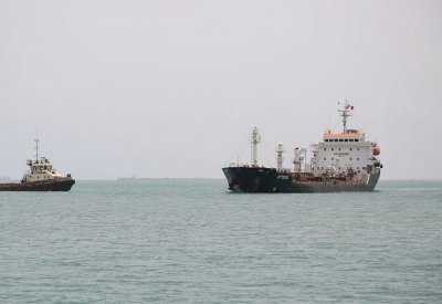 خطف وضرب سفن.. ماذا يحدث في البحر الأحمر؟