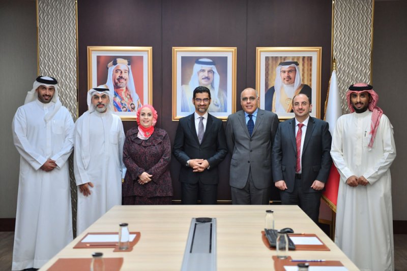 وزير شؤون البلديات والزراعة يستقبل رئيسة مجلس أمناء الجامعة الخليجية