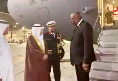 وزير شؤون الدفاع يستقبل وزير الدفاع بالولايات المتحدة الأميركية الصديقة