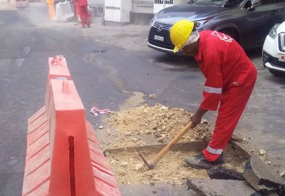 "الأشغال": بدء أعمال المرحلة الأولى من تطوير عدد من الطرق بمجمعي 423 و421 في جد حفص