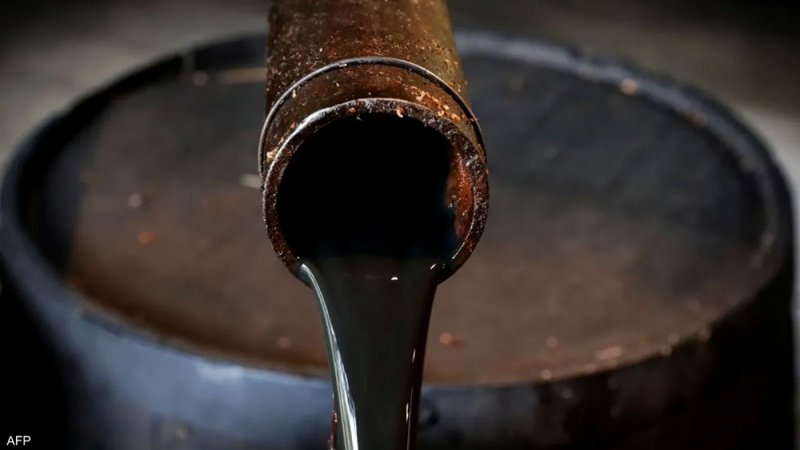 النفط يواصل مكاسبه مع تعطيل هجمات البحر الأحمر لحركة التجارة
