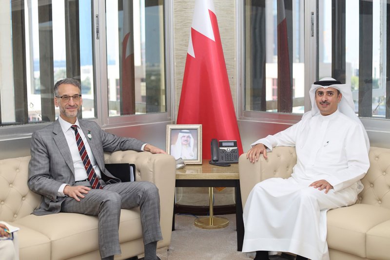 وزير العدل والشؤون الإسلامية والأوقاف يستقبل سفير الولايات المتحدة الأميركية لدى مملكة البحرين