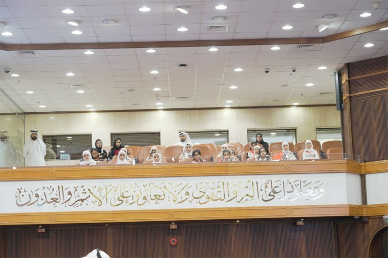 أمانة النواب تستقبل مدرسة المحرق الابتدائية للبنات