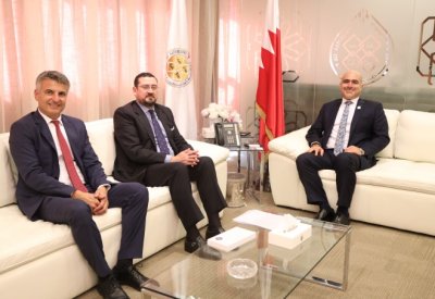 رئيس جامعة البحرين يبحث مع السفير الإسباني تعزيز التعاون