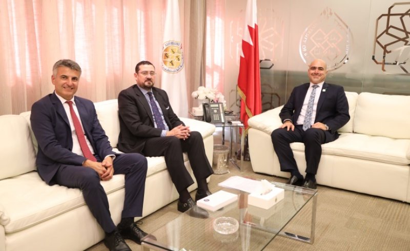 رئيس جامعة البحرين يبحث مع السفير الإسباني تعزيز التعاون
