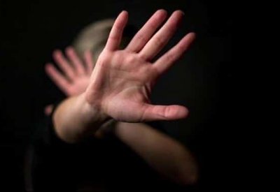 أربعينية تحتجز أخرى وتجبرها على الدعارة 