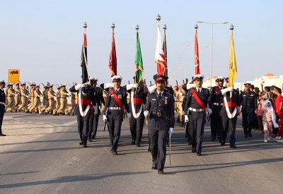 بالصور: وزارة الداخلية تنظم استعراضاً ميدانياً بمحافظة المحرق بمناسبة احتفال مملكة البحرين بأعيادها الوطنية
